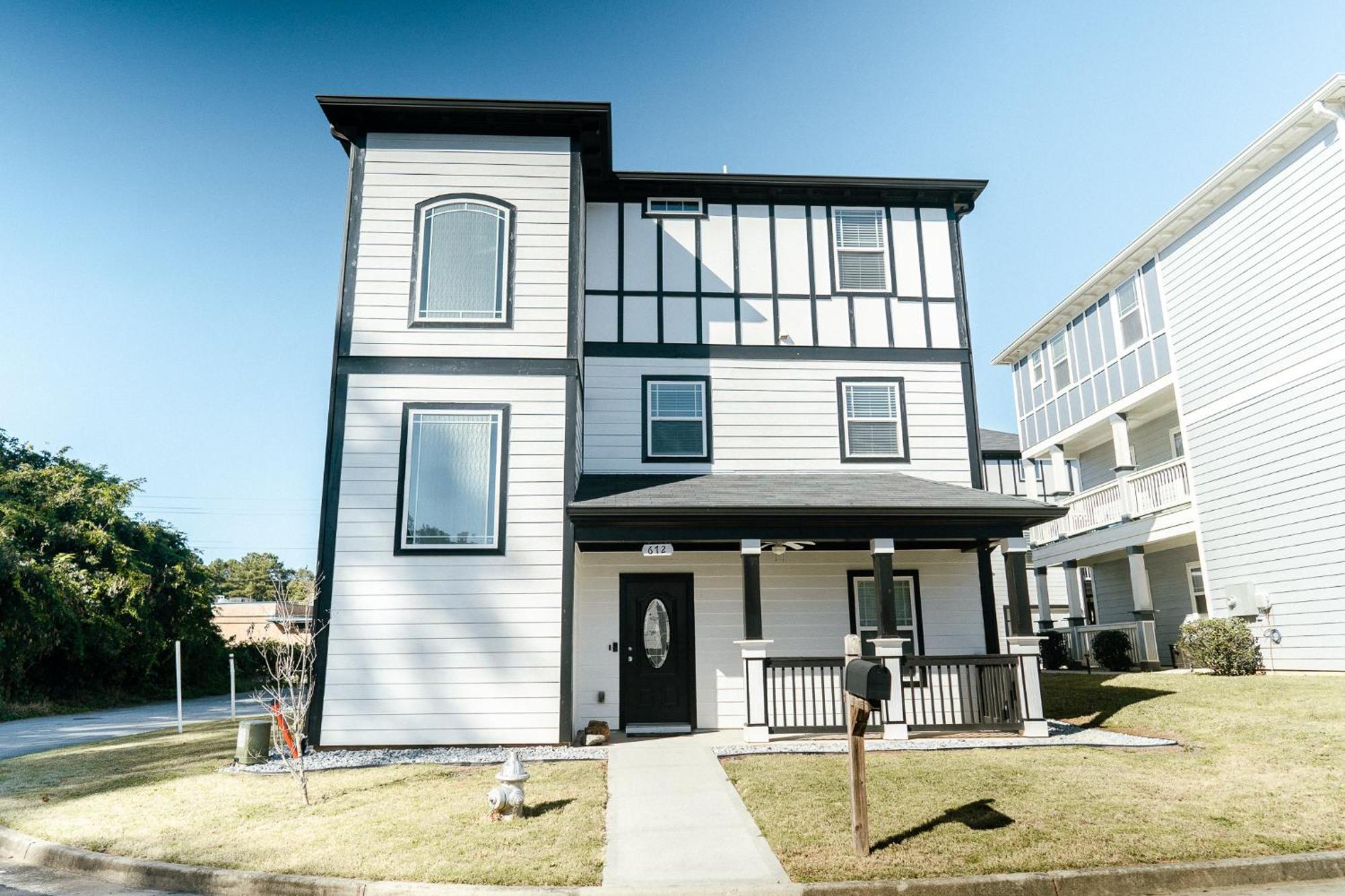 Enjoy This Mini-Mansion Near Downtown And The Airport! أتلانتا المظهر الخارجي الصورة